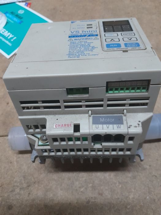 Falownik yaskawa vs mini