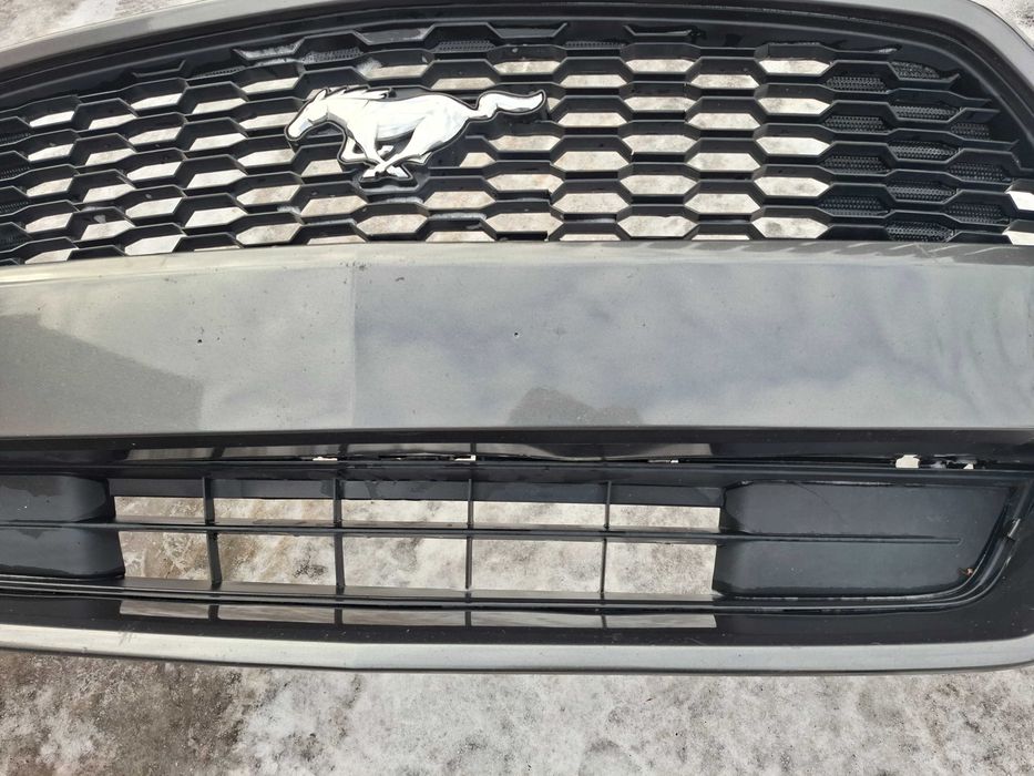 Zderzak przedni Ford Mustang VI 2015 - 2017 S550 + grill kolor J7