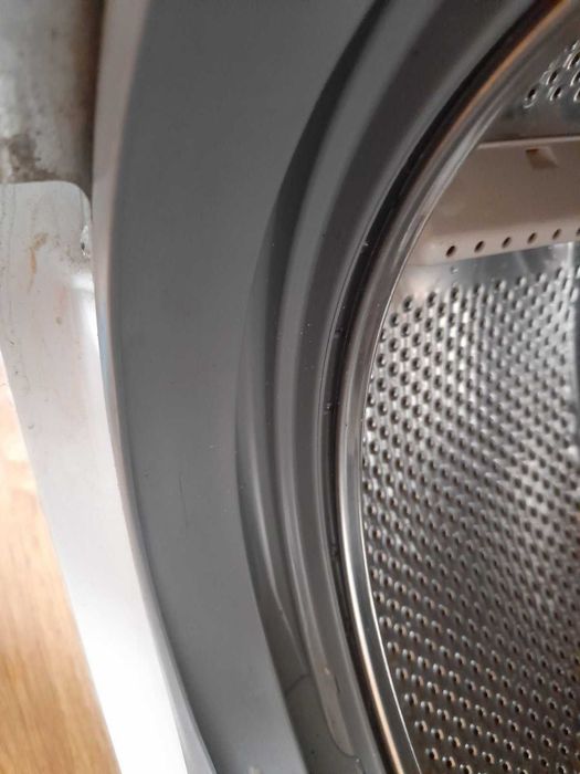 Стиральная машинка INDESIT  IWSB 5085 (CIS) на запчасти