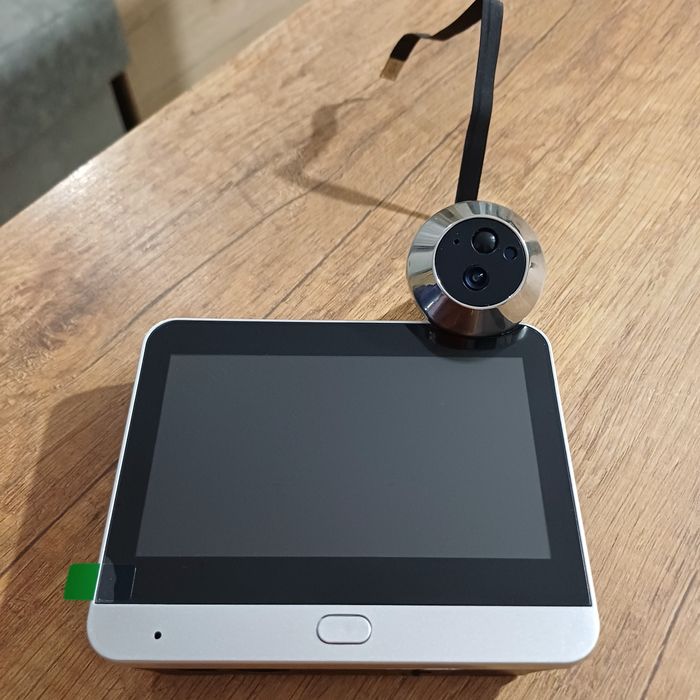 Judasz z kamerą  do drzwi