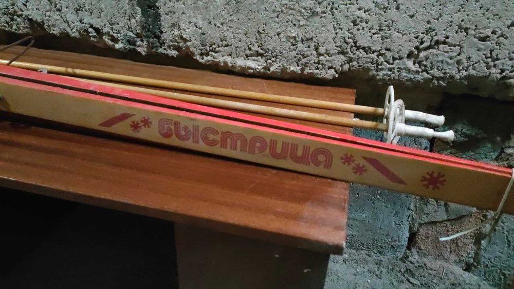 Лижі Нововятск Бистріца + палки. Довжина 210 см