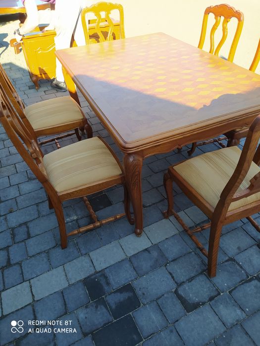 Ładny komplet do jadalni