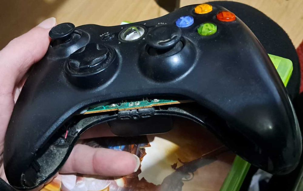 Xbox 360 HDD 60GB 1 comando +2 jogos