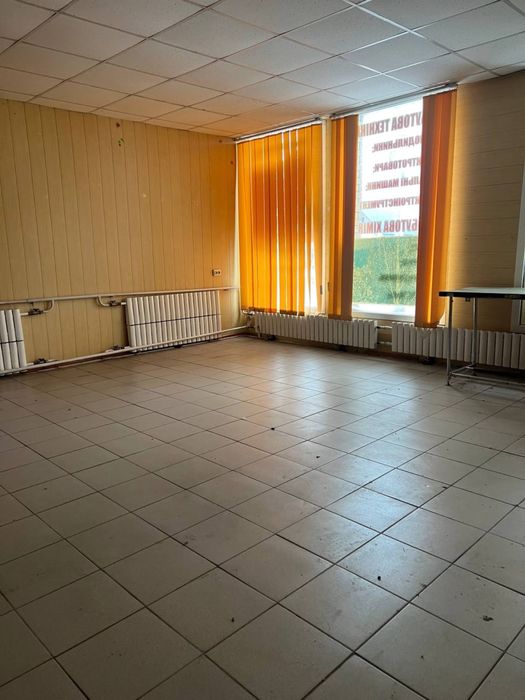 Продам приміщення 285 м2  під магазин в Валках