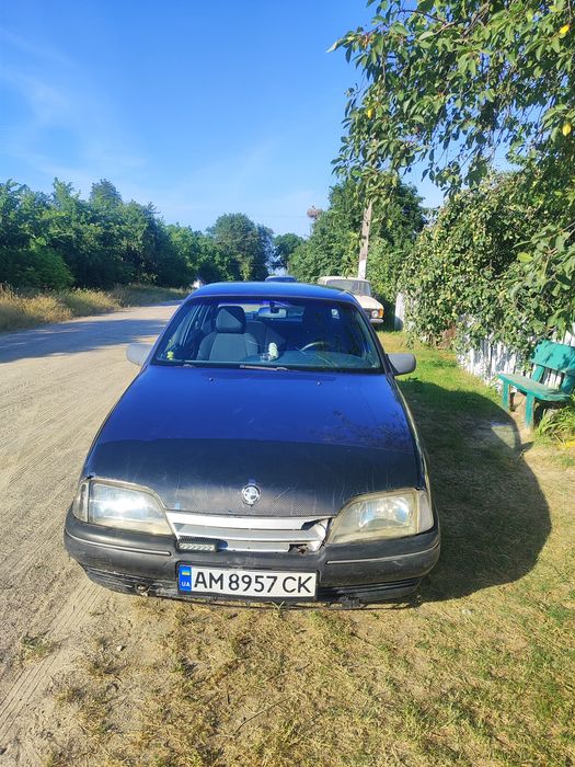 Продам  автомобіль OPEL Omega b
