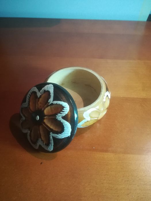 Guarda jóias em madeira artesanal