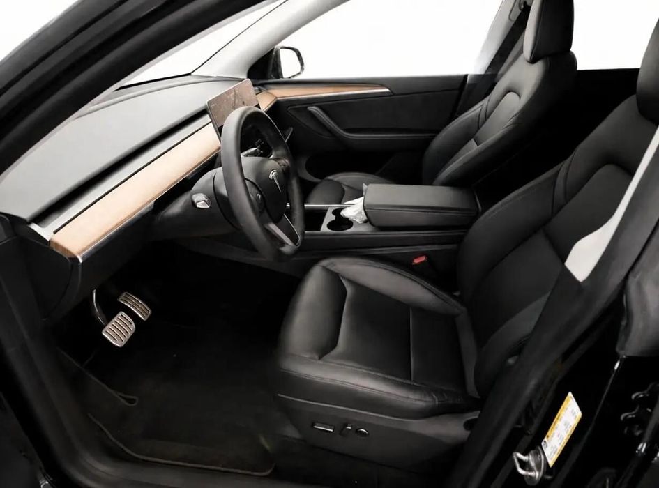 Tesla Model Y Performance Dual Motor AWD foto 4