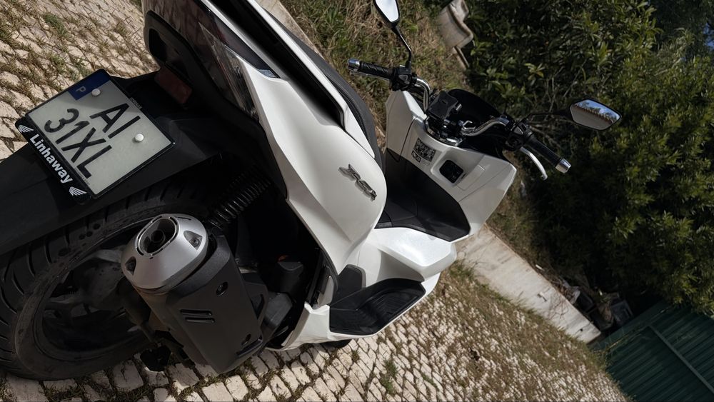Honda PCX 2022 pronta a anda