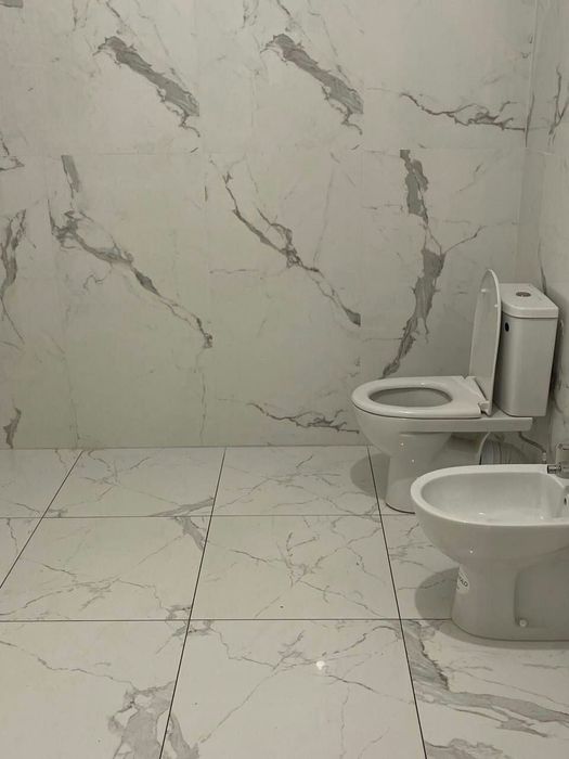 Дом с большим участком и озерами в лесу