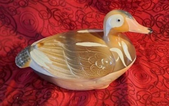 Terrina assinada e original - exemplar único