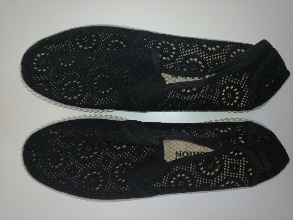 Sapatilhas de renda preta comfortaveis