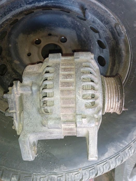 Генератор на Ford