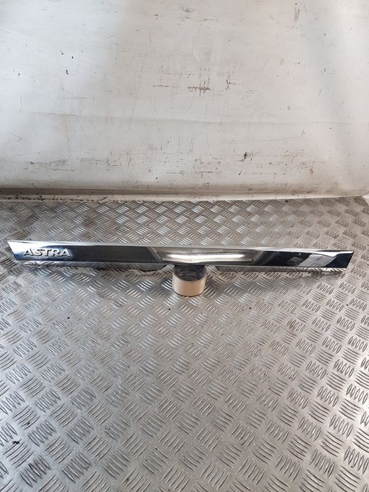 Blenda Klapy Bagażnika Mikrostyk Opel Astra Iii H Gtc Hb 05R-