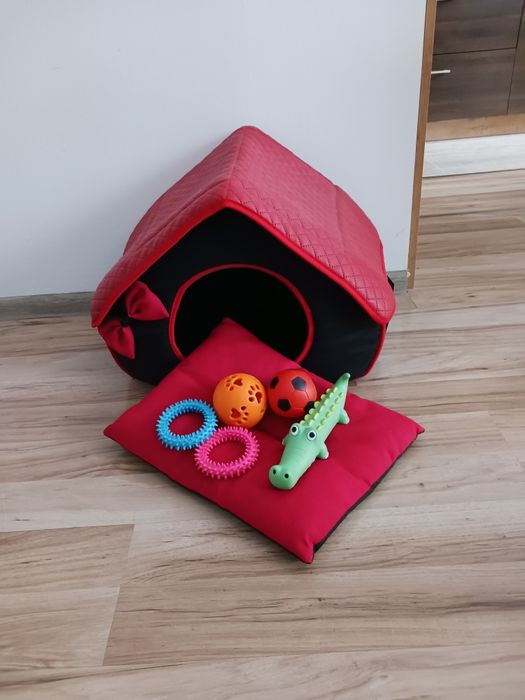 Budka z ubrankami  dla pieska