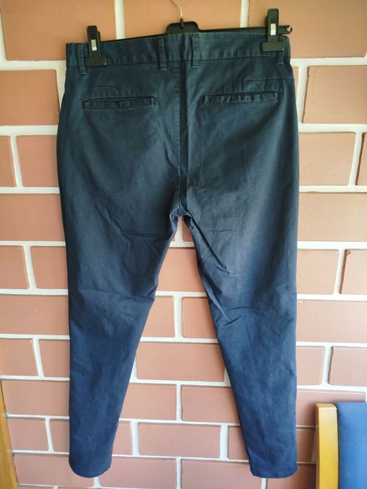 Calças azuis escuras Pull and Bear