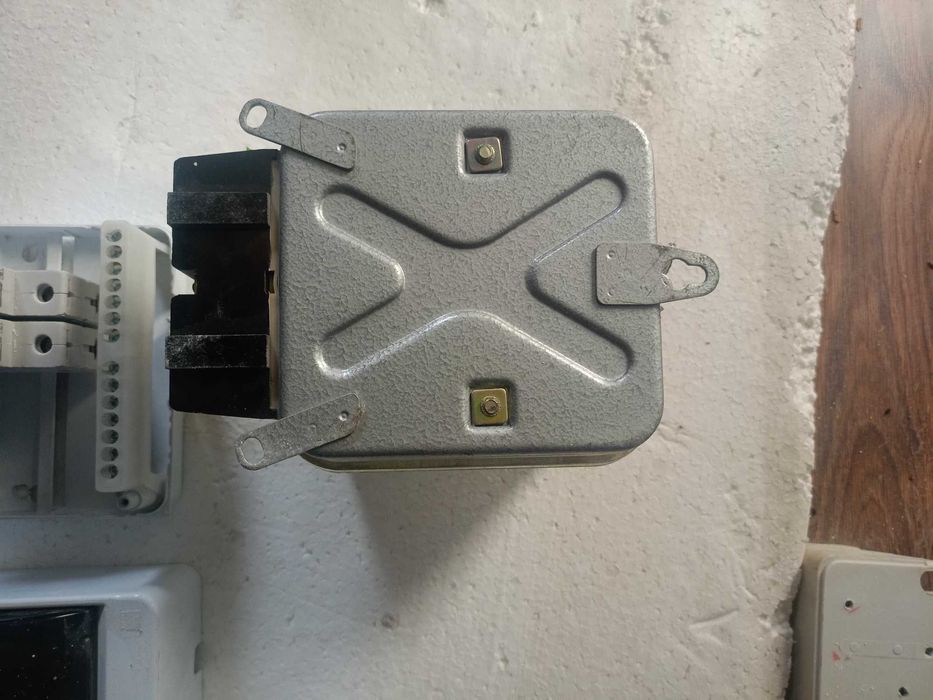 Licznik + bezpieczniki