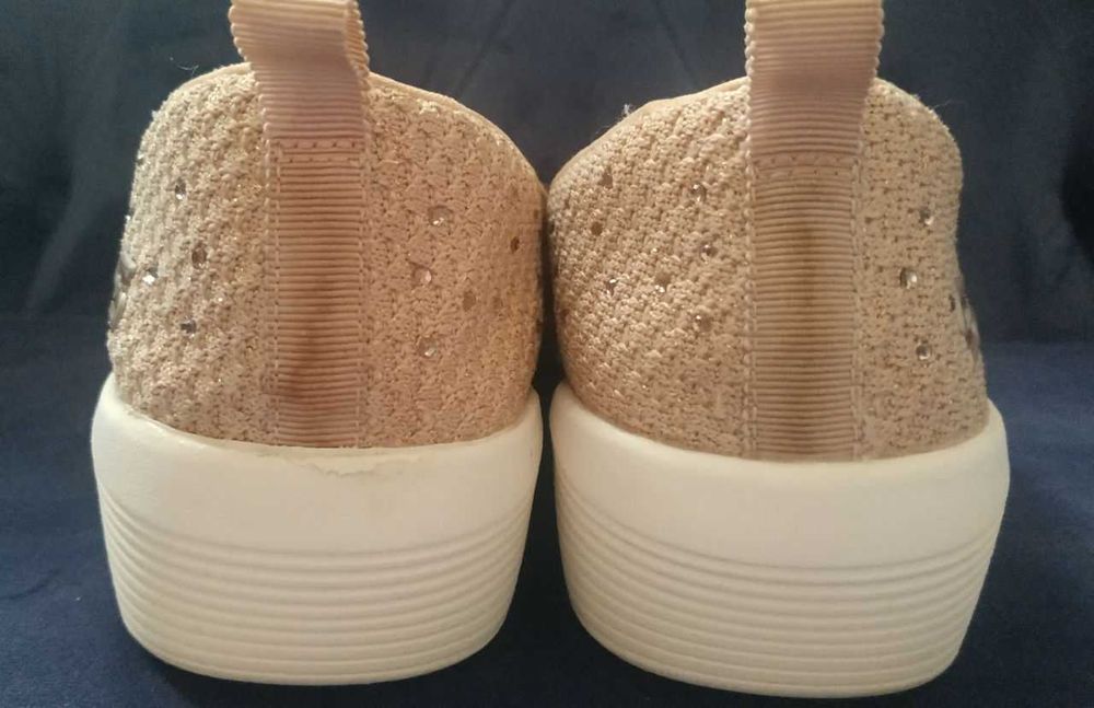 Сліпони Skechers зі стразами р.36