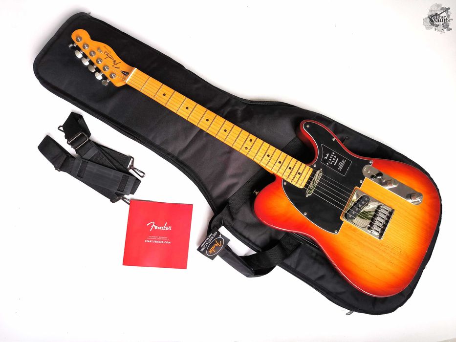 Fender® Player Plus Telecaster MN w/Noiseless '2023 Sienna Sunburst