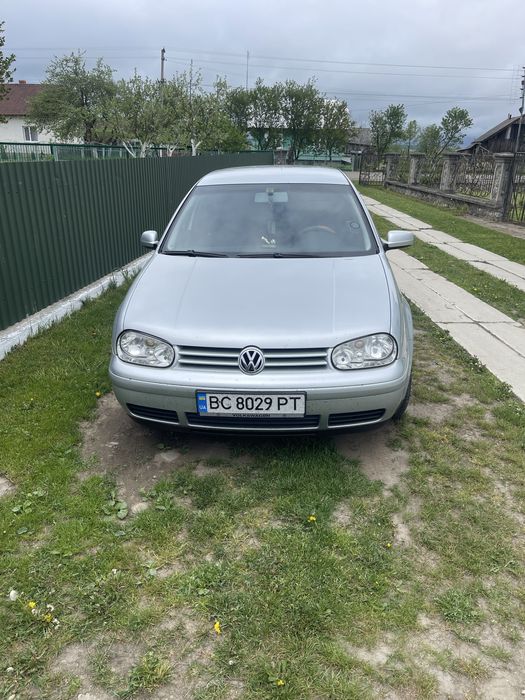 Продаю Volkswagen Golf 4.