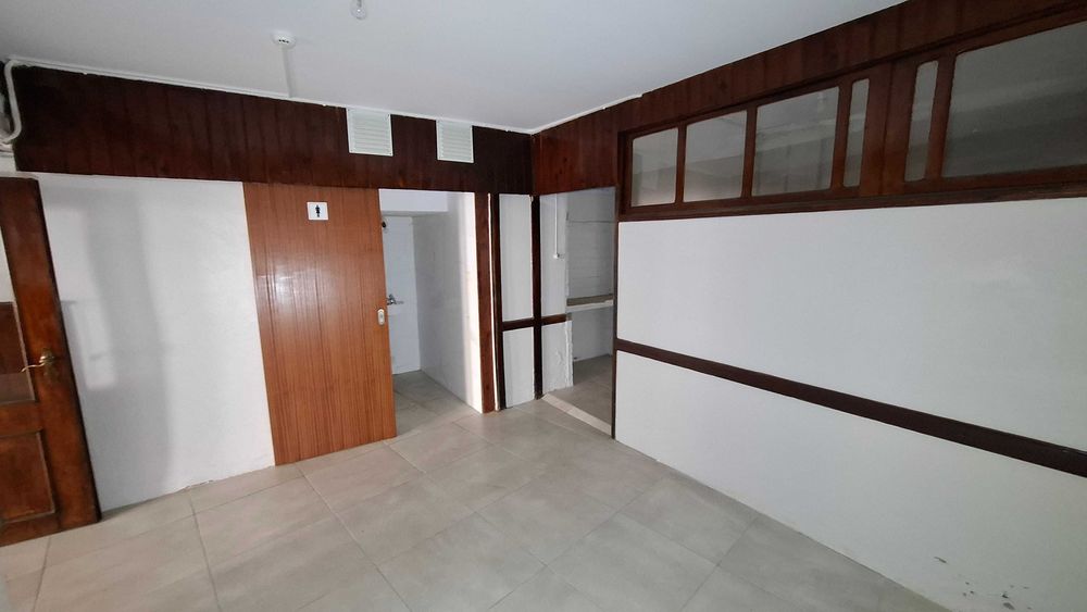 Loja / Espaço Comercial com 75m² no Centro da Cidade – Ideal para Restauração ou Café