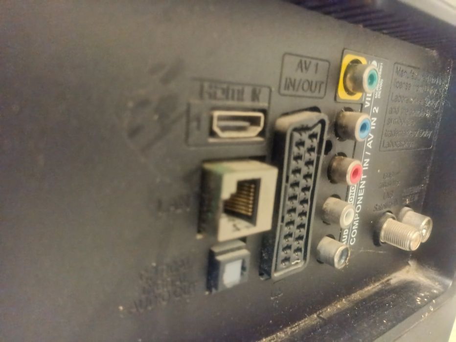 Продаю телевізор LG 32LN540V