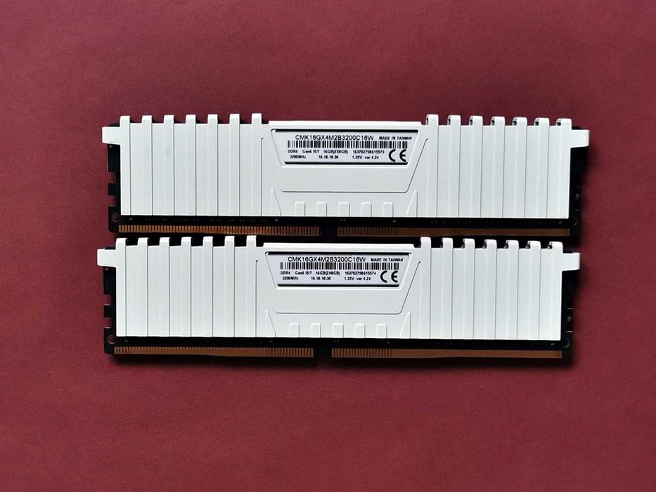 DDR4 16GB CoRsaiR VengeAnce 3200 -Komputer