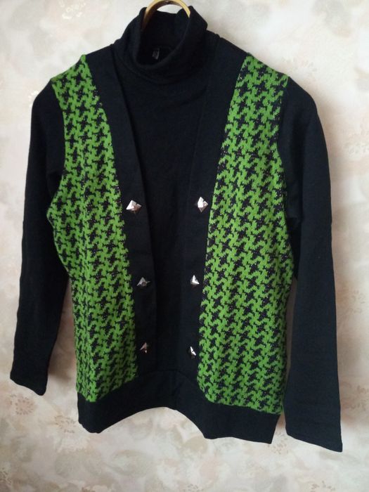 Стройнящий женский джемпер