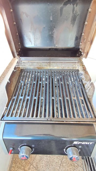 grelhador WEBER SPIRIT c/ capa protetora c/ garrafa gás