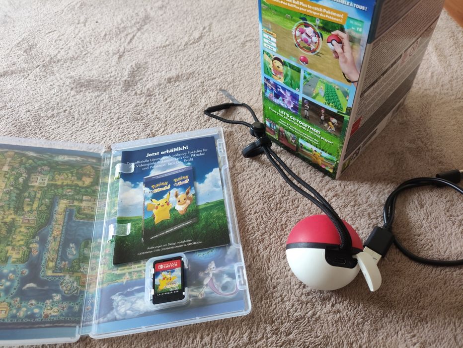 pokémon let's go pikachu + poké ball plus jogo físico + acessório controle