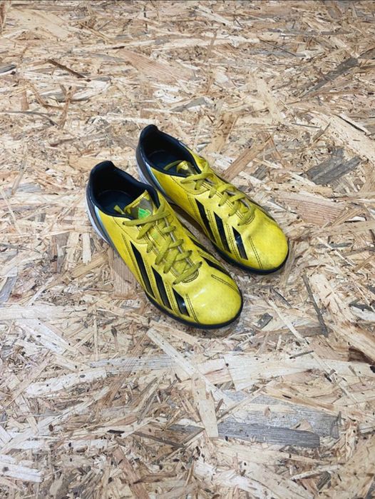 dziecięce buty piłkarskie Adidas