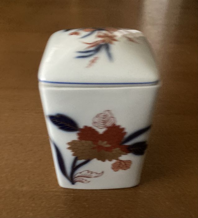 Caixa Oriental Vista Alegre decoração Imari