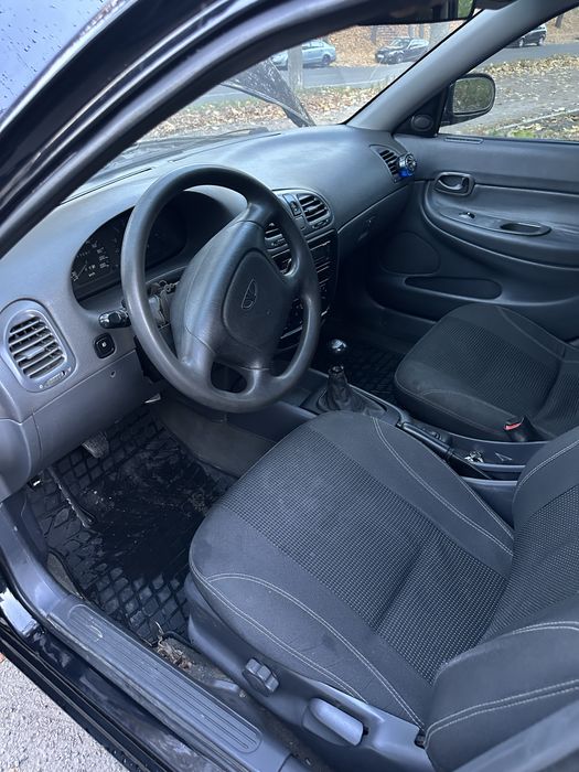 Daewoo Nubira 1998 1.6 бензин седан