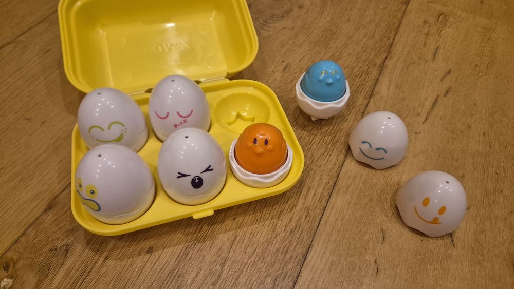 Brinquedo sensorial Tomy
