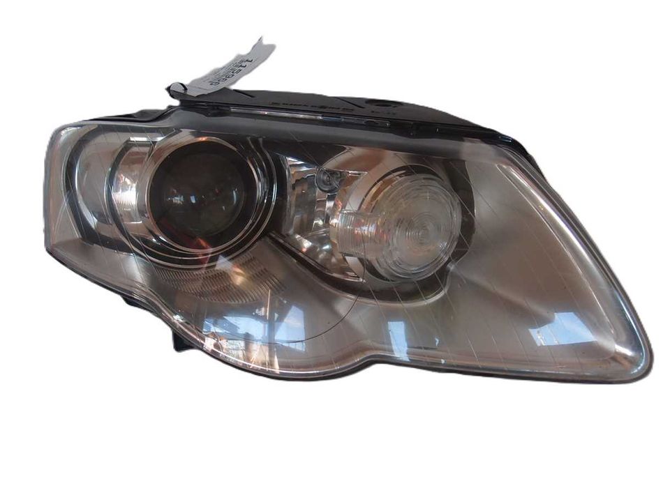 Reflektor prawy VW Passat B6