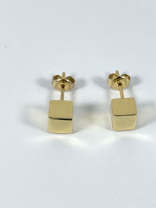 Złote kolczyki 585 waga 1,9 g