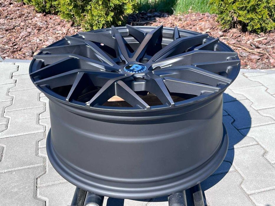 Felgi Seventy9 SV-C 18" 8J ET33 5x120 Black Glossy Gold Front