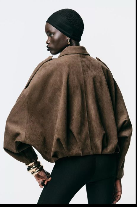 Жіноча куртка бомбер з еко замші