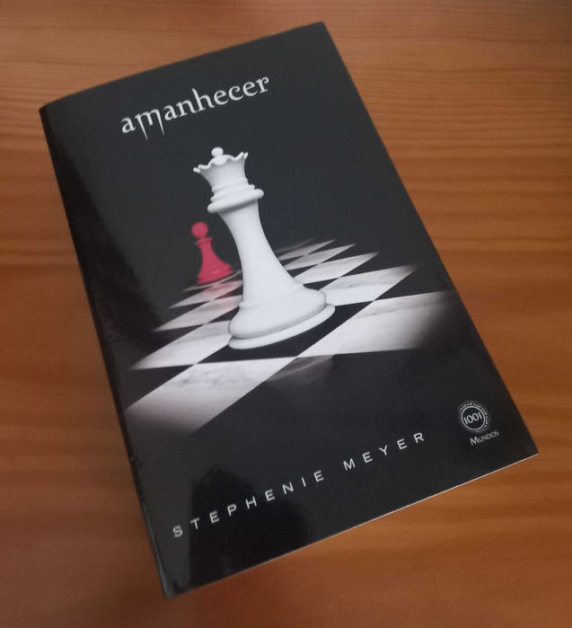 Saga Twilight, de Stephenie Meyer, não completa