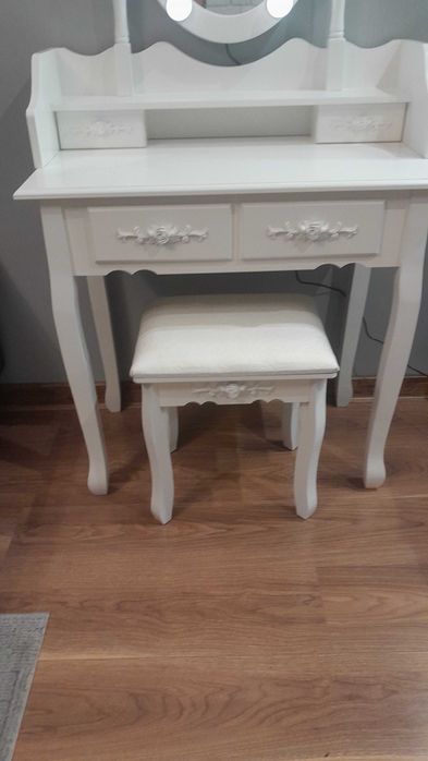 Toaletka kosmetyczna z oświetleniem LED + taboret NOWA