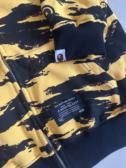 BAPE tiger zip-up