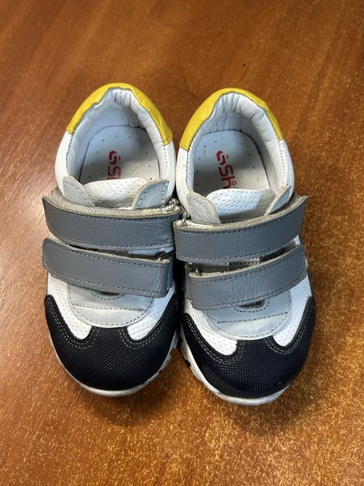 Шкіряні дитячі кросівки/ 22 розмір, стан чудовий