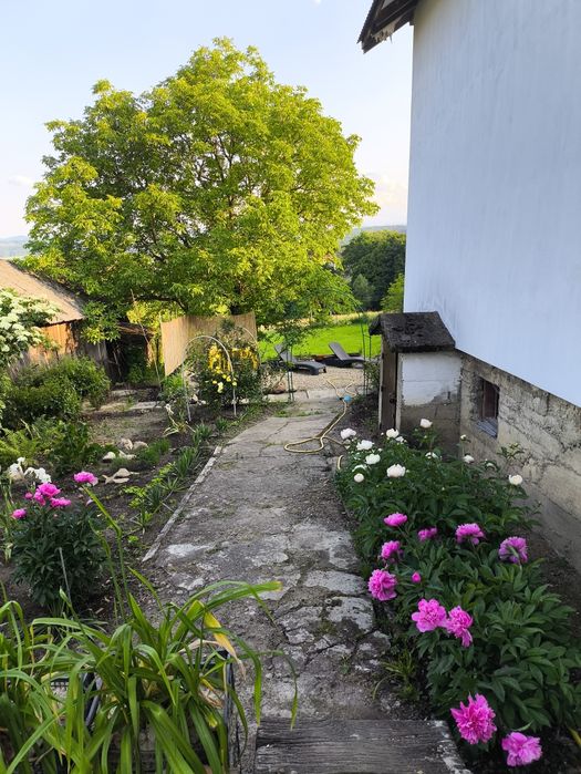 Продаж заміського будинку