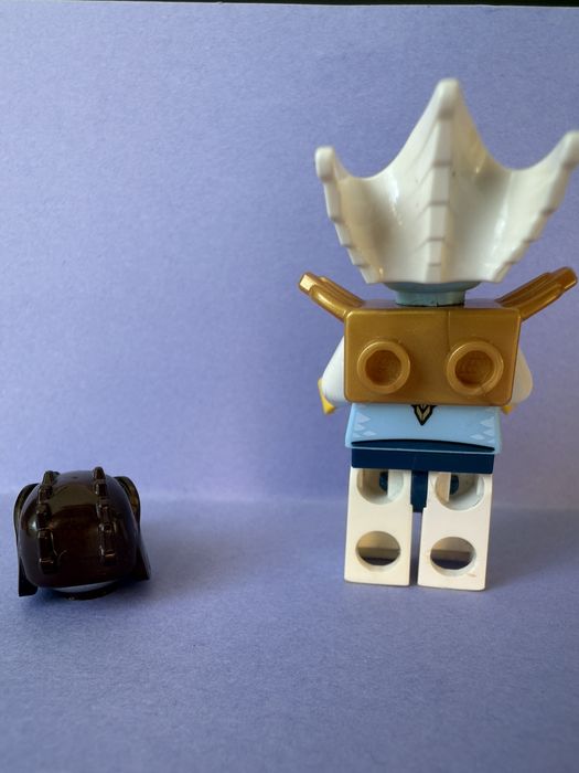 LEGO Minifigurki Chima - Equila (loc010) + Główka z nakryciem Crug uży