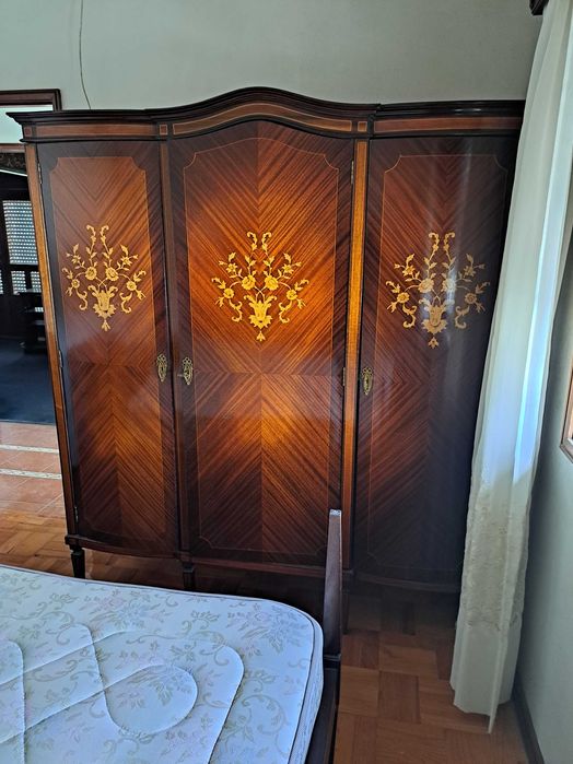 Mobilia de quarto completa.