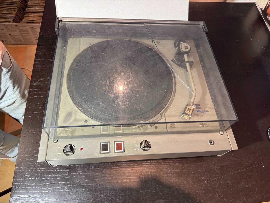 Conjunto de 2 gira-discos profissionais EMT 938