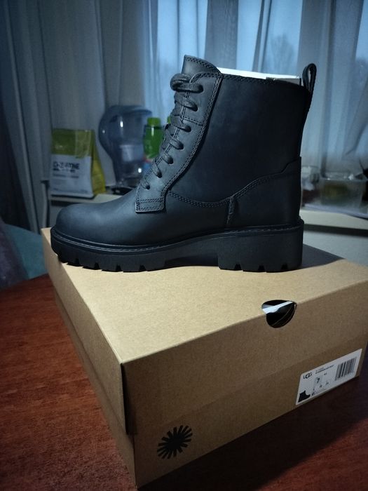 UGG Everdeen  skóra