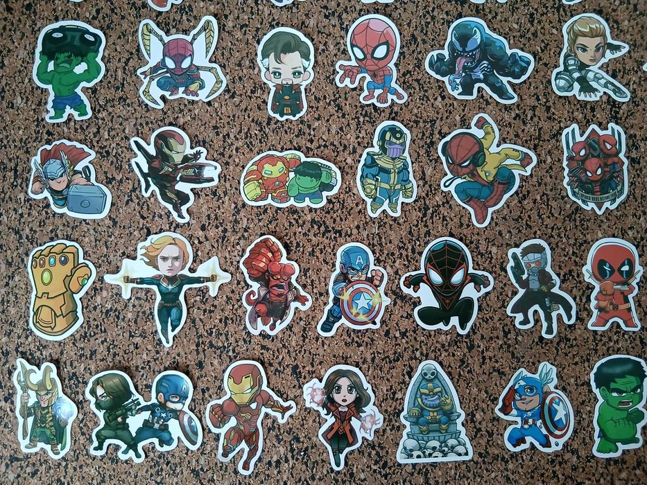 Lote de 50 autocolantes - Super Heróis