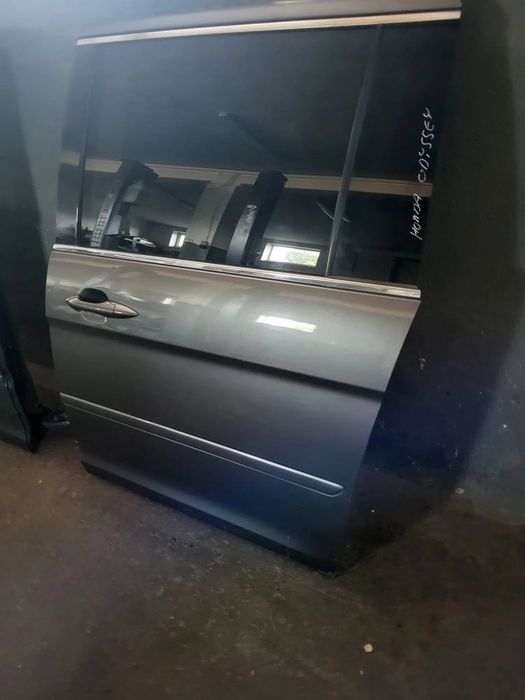 honda odyssey 2010rok drzwi kompletne