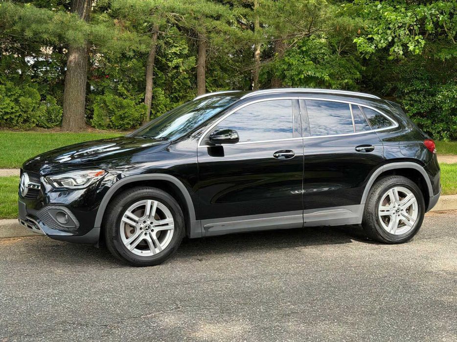 Mercedes-Benz GLA 250 4MATIC      2021