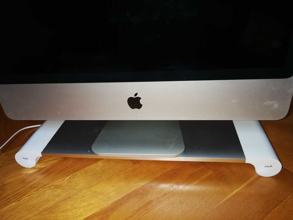 Podstawka półka organizer gniazda usb oswietlenie do apple imac